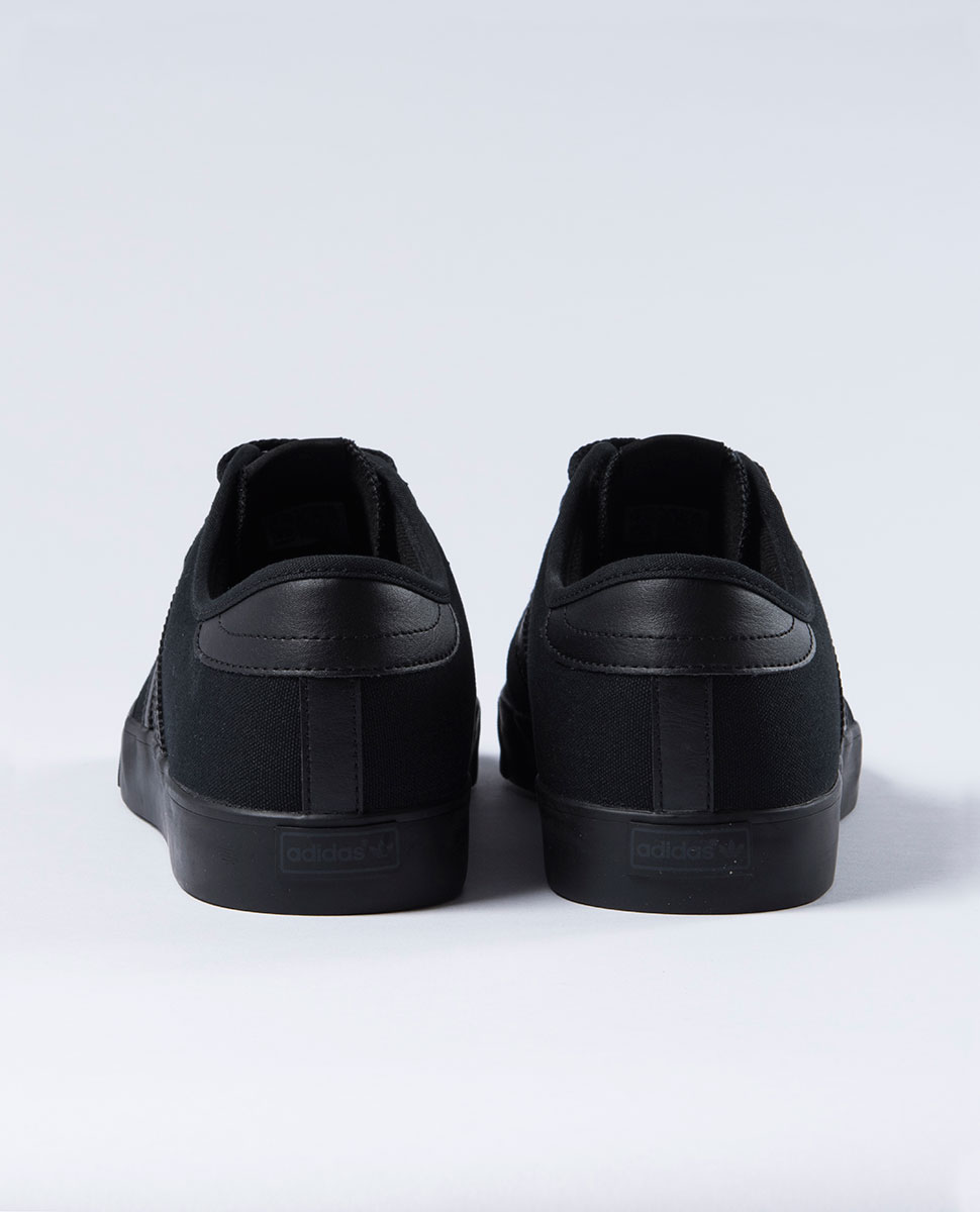 seeley shoes black