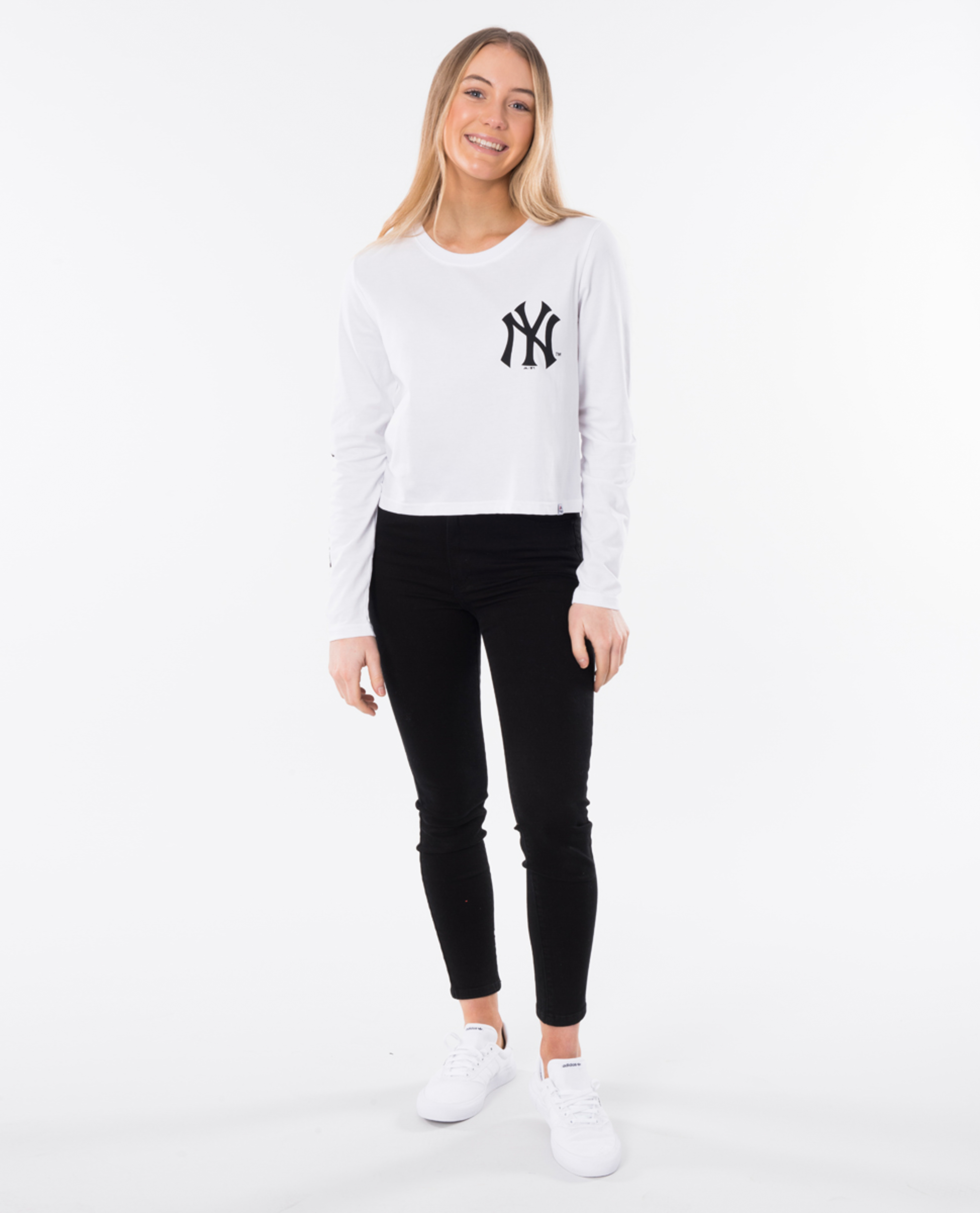 Majestic Knapp Cropped Ls Tee Ny Yankees Ozmosis Tops And T Shirts