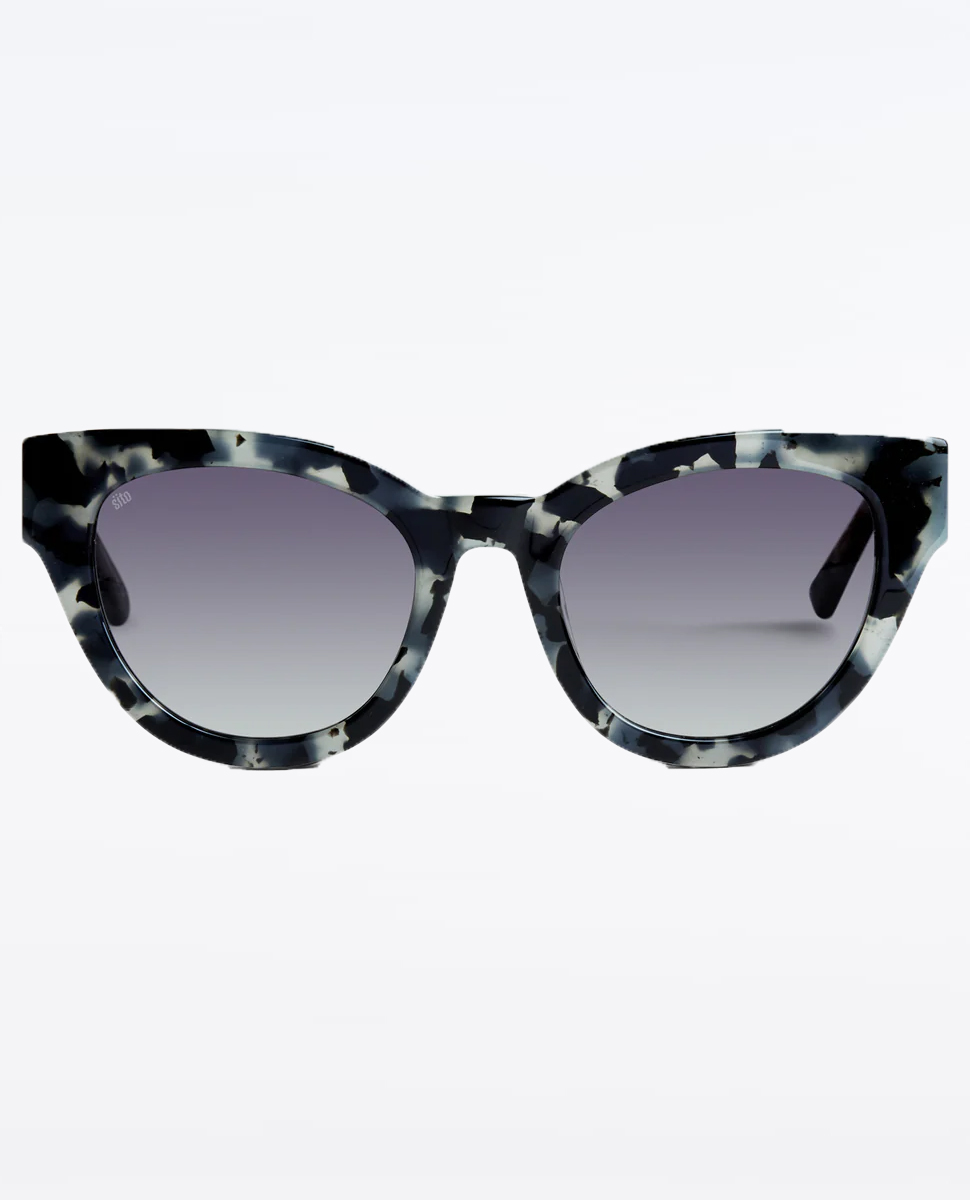 Soul Fusion:Black Tort/Smoke Grad Sunglasses