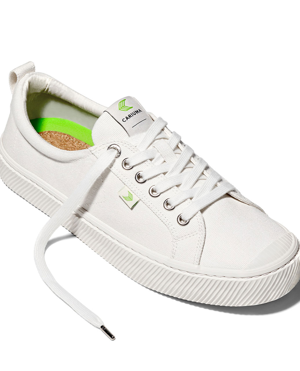 Cariuma Oca Low Canvas Off White