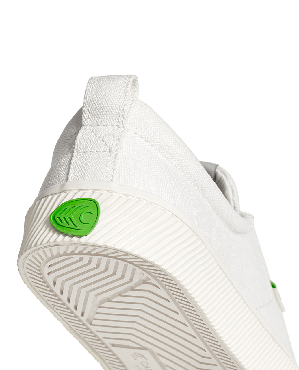 Cariuma Oca Low Canvas Off White