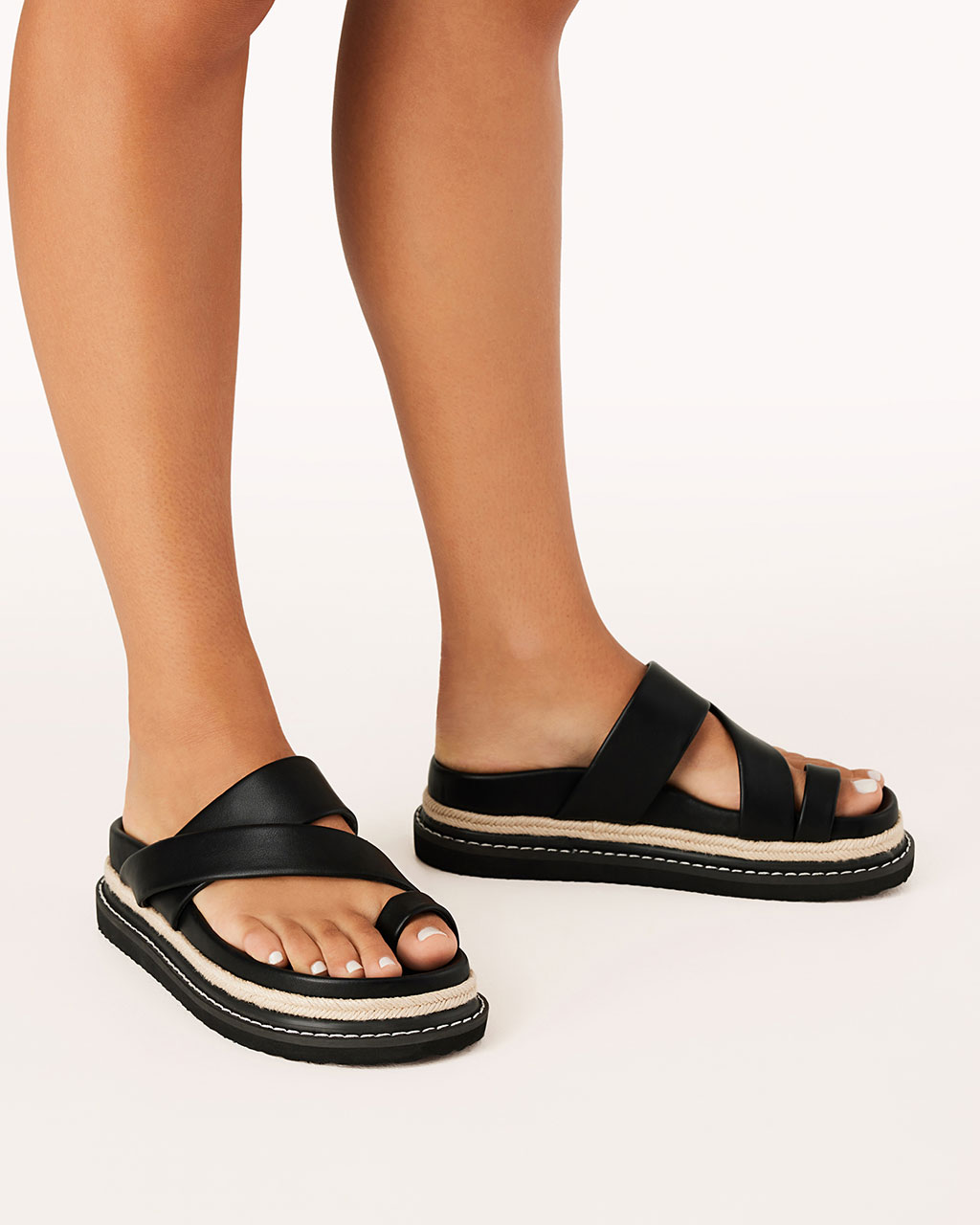 Armas Sandal